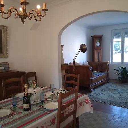בית הארחה Discover Sarthe לה מאנש